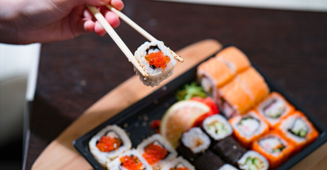 Νεαρός δηλητηριάστηκε από σούσι στη Θεσσαλονίκη – Μολύνθηκε από το παράσιτο «ανισάκις»
