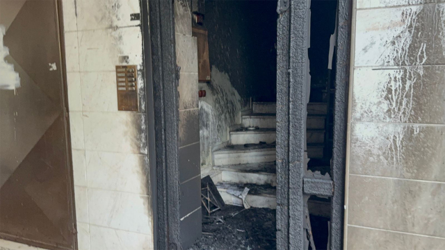 Θεσσαλονίκη: Πρώην υπάλληλος της ΕΥΠ μένει στην πολυκατοικία που έγινε η έκρηξη με γκαζάκια