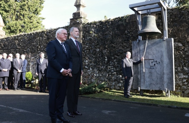 Φόρο τιμής στη Γκερνίκα, που ισοπέδωσαν οι Ναζί το 1937, απέτισε σήμερα ο Φρανκ Βάλτερ Στάινμάιερ