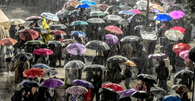 Καιρός: Έρχεται υγρός Δεκέμβριος με βροχές - Δείτε χάρτες και αναλυτική πρόγνωση