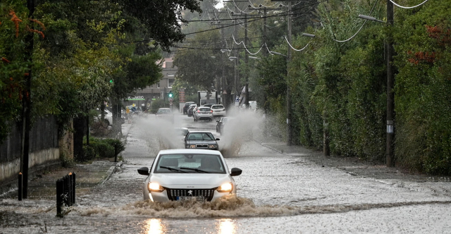 Πότε θα βρέξει στην Αττική, σαρώνει η κακοκαιρία Byron - Νέο έκτακτο από την ΕΜΥ, σφοδρές καταιγίδες μεγάλης διάρκειας τις επόμενες ώρες