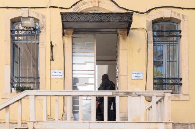 Ελεύθερος με εγγύηση 150.000 ευρώ μετά την απολογία του στον ανακριτή ο Επίσκοπος Δορυλαίου για την πώληση της «παραλίας του Ζορμπά»