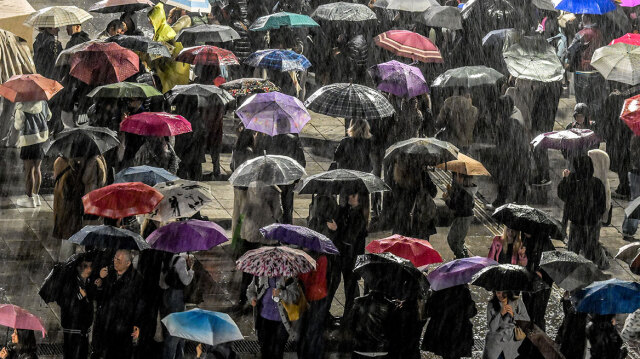 Ισχυρή καταιγίδα στην Αττική, πώς θα κινηθεί η κακοκαιρία Byron τις επόμενες ώρες