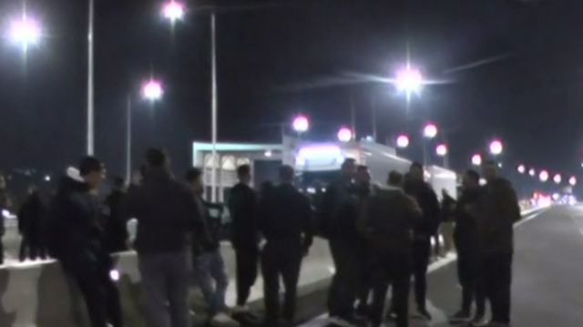 Οι αγρότες έκλεισαν την εθνική οδό Πατρών – Πύργου