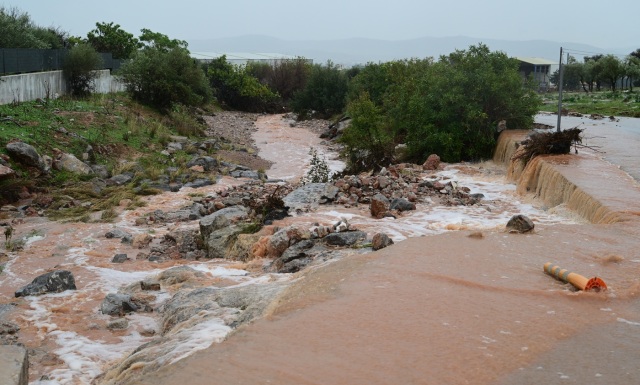 Ο Λέκκας εξηγεί γιατί πλημμύρισε η Μάνδρα και προειδοποιεί για τρεις κινδύνους