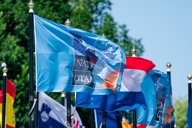 Reuters: Τελεσίγραφο των ΗΠΑ στην Ευρώπη να αναλάβει την πλειοψηφία των αμυντικών δυνατοτήτων του ΝΑΤΟ έως το 2027