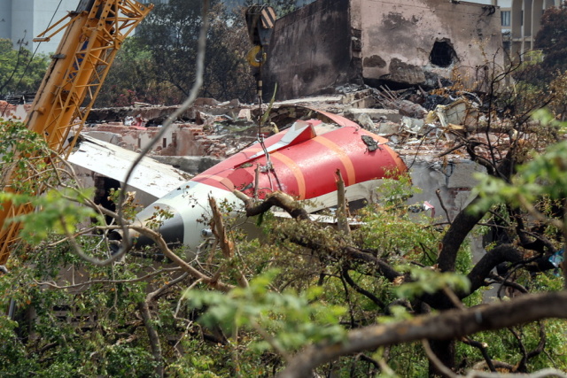 «Στο μικροσκόπιο» Ινδών και Αμερικανών εμπειρογνωμόνων τα στοιχεία για την πτώση του αεροσκάφους της Air India τον Ιούνιο