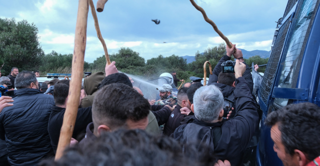 Η ΕΛΑΣ διαψεύδει ότι χρησιμοποιήθηκαν πλαστικές σφαίρες στα επεισόδια με τους αγρότες στην Κρήτη