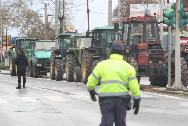 Λαμία: Συνελήφθη αγρότισσα για βίντεο στο Tik Tok, έλεγε «όπου βρίσκετε κυβερνητικό, σαπίστε τους στο ξύλο»