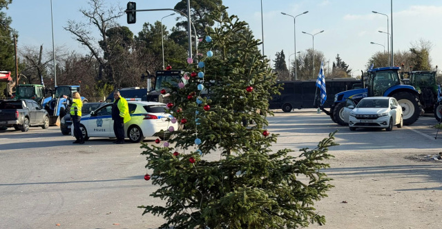 &Sigma;&tau;ό&lambda;&iota;&sigma;&alpha;&nu; έ&lambda;&alpha;&tau;&omicron; &alpha;&pi;ό &tau;&omicron;&nu; &Tau;&alpha;&xi;&iota;ά&rho;&chi;&eta; &omicron;&iota; &alpha;&gamma;&rho;ό&tau;&epsilon;&sigmaf; &sigma;&tau;&alpha; &laquo;&Pi;&rho;ά&sigma;&iota;&nu;&alpha; &Phi;&alpha;&nu;ά&rho;&iota;&alpha;&raquo;: &Theta;&alpha; &mu;&epsilon;ί&nu;&omicron;&upsilon;&mu;&epsilon; &kappa;&alpha;&iota; &tau;&alpha; &Chi;&rho;&iota;&sigma;&tau;&omicron;ύ&gamma;&epsilon;&nu;&nu;&alpha; &epsilon;&delta;ώ, &lambda;έ&nu;&epsilon;