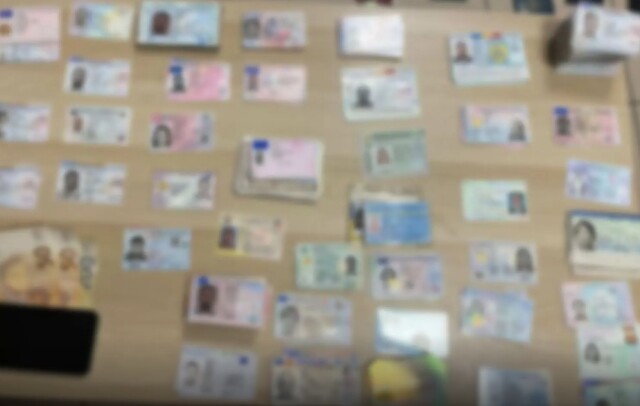 Εντόπισαν αποθήκη στην Ομόνοια με εκατοντάδες κλεμμένες ταυτότητες, διπλώματα και διαβατήρια - Συνελήφθη 45χρονος