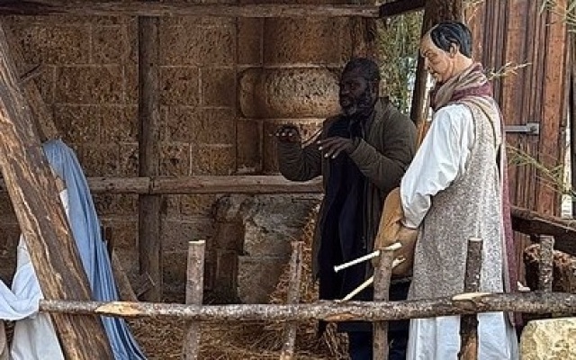 Επική φωτογραφία από την Ιταλία: Δείτε πώς προσπάθησε να κρυφτεί σε φάτνη Γκανέζος που είχε επιτεθεί σε δημόσιο υπάλληλο