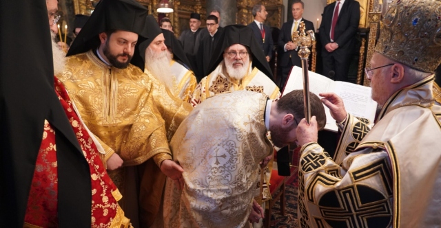 &Phi;&alpha;&nu;ά&rho;&iota;: &Chi;&epsilon;&iota;&rho;&omicron;&tau;&omicron;&nu;ή&theta;&eta;&kappa;&epsilon; &omicron; &nu;έ&omicron;&sigmaf; &Mu;&eta;&tau;&rho;&omicron;&pi;&omicron;&lambda;ί&tau;&eta;&sigmaf; Ά&gamma;&kappa;&upsilon;&rho;&alpha;&sigmaf; &Gamma;&rho;&eta;&gamma;ό&rho;&iota;&omicron;&sigmaf;