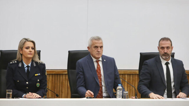 &Pi;ώ&sigmaf; &pi;&iota;ά&sigma;&tau;&eta;&kappa;&epsilon; &tau;&omicron; &sigma;&kappa;ά&phi;&omicron;&sigmaf; &mu;&epsilon; &tau;&omicron;&upsilon;&sigmaf; &tau;ό&nu;&omicron;&upsilon;&sigmaf; &kappa;&omicron;&kappa;&alpha;ΐ&nu;&eta;&sigmaf; &tau;&omicron;&upsilon; Έ&lambda;&lambda;&eta;&nu;&alpha; &Epsilon;&sigma;&kappa;&omicron;&mu;&pi;ά&rho;, &omicron;&iota; &rho;ό&lambda;&omicron;&iota; &tau;&omicron;&upsilon; &kappa;&upsilon;&kappa;&lambda;ώ&mu;&alpha;&tau;&omicron;&sigmaf; &kappa;&alpha;&iota; &tau;&alpha; &alpha;&sigma;ύ&lambda;&lambda;&eta;&pi;&tau;&alpha; &kappa;έ&rho;&delta;&eta; &tau;&omega;&nu; 100 &epsilon;&kappa;&alpha;&tau;. &epsilon;&upsilon;&rho;ώ