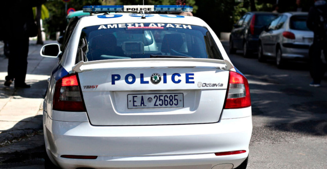 &laquo;Έ&chi;&epsilon;&iota; 200 &epsilon;&upsilon;&rho;ώ &nu;&alpha; &phi;έ&rho;&epsilon;&iota;&sigmaf; &kappa;&alpha;&iota; &mu;&eta; &mu;&epsilon; &zeta;&alpha;&lambda;ί&zeta;&epsilon;&iota;&sigmaf; &mu;&pi;&rho;&omicron; ό&tau;&iota; έ&chi;&epsilon;&iota;&sigmaf; &sigma;&chi;&omicron;&lambda;&epsilon;ί&omicron;&raquo;: &Omicron;&iota; &delta;&iota;ά&lambda;&omicron;&gamma;&omicron;&iota; &pi;&omicron;&upsilon; &pi;&rho;ό&delta;&omega;&sigma;&alpha;&nu; &tau;&omicron; &kappa;ύ&kappa;&lambda;&omega;&mu;&alpha; &delta;&iota;&alpha;&kappa;&iota;&nu;&eta;&tau;ώ&nu; &kappa;&alpha;&iota; &mu;&alpha;&theta;&eta;&tau;ώ&nu;