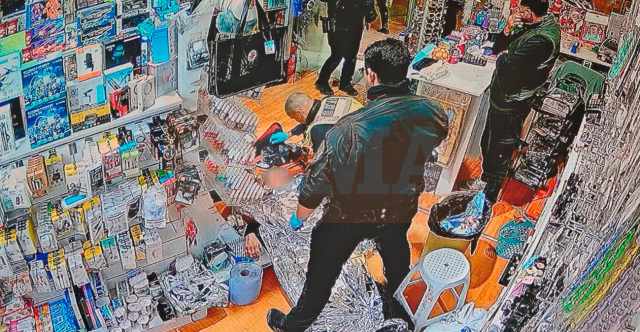 Ά&gamma;&rho;&iota;&alpha; &sigma;&upsilon;&mu;&pi;&lambda;&omicron;&kappa;ή &mu;&epsilon; &mu;&alpha;&chi;&alpha;&iota;&rho;ώ&mu;&alpha;&tau;&alpha; &sigma;&tau;&alpha; &Pi;&alpha;&tau;ή&sigma;&iota;&alpha;, &beta;ί&nu;&tau;&epsilon;&omicron; &alpha;&pi;ό &tau;&eta; &sigma;&tau;&iota;&gamma;&mu;ή &pi;&omicron;&upsilon; &alpha;&iota;&mu;ό&phi;&upsilon;&rho;&tau;&omicron;&sigmaf; &nu;&epsilon;&alpha;&rho;ό&sigmaf; &zeta;&eta;&tau;ά &beta;&omicron;ή&theta;&epsilon;&iota;&alpha;