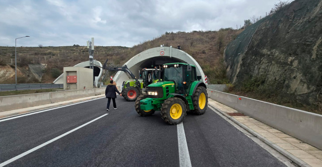 &Mu;&epsilon; &alpha;&gamma;&rho;&omicron;&tau;&iota;&kappa;ά &mu;&pi;&lambda;ό&kappa;&alpha; &eta; έ&xi;&omicron;&delta;&omicron;&sigmaf; &tau;&omega;&nu; &epsilon;&kappa;&delta;&rho;&omicron;&mu;έ&omega;&nu; &tau;&omega;&nu; &Chi;&rho;&iota;&sigma;&tau;&omicron;&upsilon;&gamma;έ&nu;&nu;&omega;&nu; - &Alpha;&nu;&omicron;ί&gamma;&omicron;&upsilon;&nu; &lambda;&omega;&rho;ί&delta;&epsilon;&sigmaf; &omicron;&iota; &alpha;&gamma;&rho;ό&tau;&epsilon;&sigmaf;, &theta;έ&mu;&alpha; &alpha;&sigma;&phi;ά&lambda;&epsilon;&iota;&alpha;&sigmaf; &epsilon;&gamma;&epsilon;ί&rho;&epsilon;&iota; &eta; &Epsilon;&Lambda;&Alpha;&Sigma;