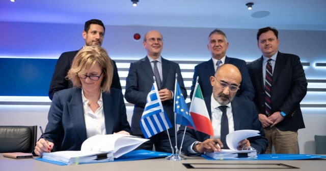 ΥΠΕΓΡΑΦΗ Η ΠΑΡΑΓΓΕΛΙΑ ΓΙΑ 23 ΝΕΑ ΤΡΕΝΑ, ΜΕ ΙΔΙΩΤΙΚΗ ΕΠΕΝΔΥΣΗ 308 ΕΚΑΤ. ΕΥΡΩ ΚΑΙ ΥΛΟΠΟΙΗΣΗ ΕΩΣ ΤΟ 2027