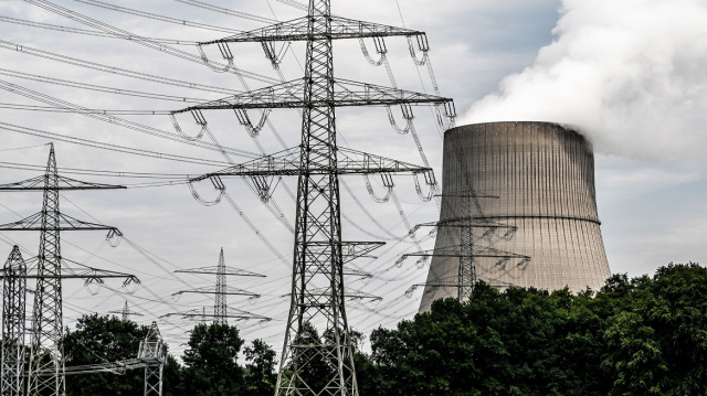 Politico: &Pi;&alpha;&rho;ά &tau;&omicron;&nu; &pi;ό&lambda;&epsilon;&mu;&omicron; &sigma;&tau;&eta;&nu; &Omicron;&upsilon;&kappa;&rho;&alpha;&nu;ί&alpha;, &eta; &Gamma;&alpha;&lambda;&lambda;ί&alpha; &theta;&alpha; &kappa;&alpha;&tau;&alpha;&sigma;&kappa;&epsilon;&upsilon;ά&zeta;&epsilon;&iota; &sigma;&tau;&eta; &Gamma;&epsilon;&rho;&mu;&alpha;&nu;ί&alpha; &pi;&upsilon;&rho;&eta;&nu;&iota;&kappa;ά &kappa;&alpha;ύ&sigma;&iota;&mu;&alpha; &mu;&epsilon; &tau;&eta; &beta;&omicron;ή&theta;&epsilon;&iota;&alpha; &rho;&omega;&sigma;&iota;&kappa;ή&sigmaf; &epsilon;&tau;&alpha;&iota;&rho;&epsilon;ί&alpha;&sigmaf;