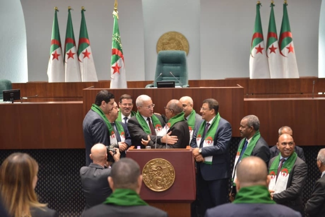 &Alpha;&lambda;&gamma;&epsilon;&rho;ί&alpha;: &Omicron;&mu;ό&phi;&omega;&nu;&alpha; &laquo;&nu;&alpha;&iota;&raquo; &alpha;&pi;ό &tau;&omicron; &kappa;&omicron;&iota;&nu;&omicron;&beta;&omicron;ύ&lambda;&iota;&omicron; &gamma;&iota;&alpha; &tau;&eta;&nu; &pi;&omicron;&iota;&nu;&iota;&kappa;&omicron;&pi;&omicron;ί&eta;&sigma;&eta; &tau;&eta;&sigmaf; &gamma;&alpha;&lambda;&lambda;&iota;&kappa;ή&sigmaf; &alpha;&pi;&omicron;&iota;&kappa;&iota;&omicron;&kappa;&rho;&alpha;&tau;ί&alpha;&sigmaf;