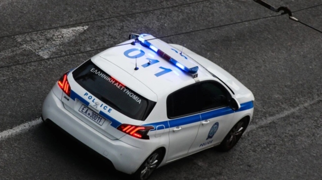 &Rho;ό&delta;&omicron;&sigmaf;: &Nu;&epsilon;&kappa;&rho;ό&sigmaf; 51&chi;&rho;&omicron;&nu;&omicron;&sigmaf; &kappa;&alpha;&theta;&eta;&gamma;&eta;&tau;ή&sigmaf; &sigma;&epsilon; &tau;&rho;&omicron;&chi;&alpha;ί&omicron; &delta;&upsilon;&sigma;&tau;ύ&chi;&eta;&mu;&alpha;