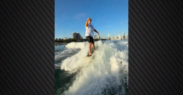 &Tau;&omicron; &delta;&epsilon;&xi;ί &chi;έ&rho;&iota; &tau;&omicron;&upsilon; &Pi;&omicron;ύ&tau;&iota;&nu; &sigma;&epsilon;&rho;&phi;ά&rho;&epsilon;&iota; &sigma;&tau;&omicron; &Mu;&alpha;ϊά&mu;&iota; &lambda;ί&gamma;&omicron; &pi;&rho;&iota;&nu; &tau;&iota;&sigmaf; &kappa;&rho;ί&sigma;&iota;&mu;&epsilon;&sigmaf; &sigma;&upsilon;&nu;&omicron;&mu;&iota;&lambda;ί&epsilon;&sigmaf; &gamma;&iota;&alpha; &tau;&eta;&nu; &Omicron;&upsilon;&kappa;&rho;&alpha;&nu;ί&alpha;, &delta;&epsilon;ί&tau;&epsilon; &beta;ί&nu;&tau;&epsilon;&omicron;