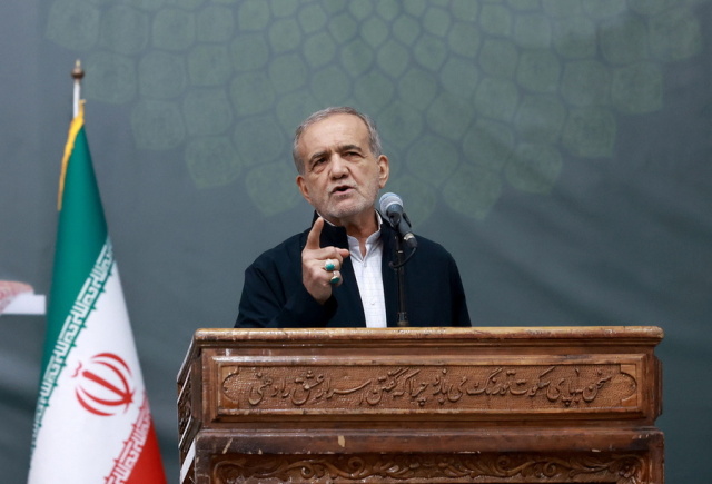 &Omicron; &Iota;&rho;&alpha;&nu;ό&sigmaf; &pi;&rho;ό&epsilon;&delta;&rho;&omicron;&sigmaf; &alpha;&pi;&alpha;&nu;&tau;ά &sigma;&tau;&omicron;&nu; &Tau;&rho;&alpha;&mu;&pi;: &Sigma;&kappa;&lambda;&eta;&rho;ή &alpha;&pi;ά&nu;&tau;&eta;&sigma;&eta; &epsilon;ά&nu; &delta;&epsilon;&chi;&theta;&omicron;ύ&mu;&epsilon; &epsilon;&pi;ί&theta;&epsilon;&sigma;&eta;