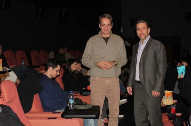 &Omicron; &Kappa;&upsilon;&rho;&iota;ά&kappa;&omicron;&sigmaf; &Mu;&eta;&tau;&sigma;&omicron;&tau;ά&kappa;&eta;&sigmaf; &epsilon;ί&delta;&epsilon; &tau;&omicron;&nu; &laquo;&Kappa;&alpha;&pi;&omicron;&delta;ί&sigma;&tau;&rho;&iota;&alpha;&raquo; &tau;&omicron;&upsilon; &Sigma;&mu;&alpha;&rho;&alpha;&gamma;&delta;ή &mu;&alpha;&zeta;ί &mu;&epsilon; &tau;&omicron;&nu; &gamma;&iota;&omicron; &tau;&omicron;&upsilon;