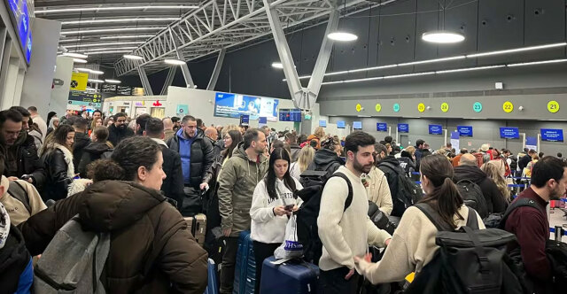 &Kappa;&alpha;&theta;&upsilon;&sigma;&tau;&epsilon;&rho;ή&sigma;&epsilon;&iota;&sigmaf; &kappa;&alpha;&iota; &tau;&epsilon;&rho;ά&sigma;&tau;&iota;&epsilon;&sigmaf; &omicron;&upsilon;&rho;έ&sigmaf; &epsilon;&pi;&iota;&beta;&alpha;&tau;ώ&nu; &sigma;&tau;&omicron; &alpha;&epsilon;&rho;&omicron;&delta;&rho;ό&mu;&iota;&omicron; &laquo;&Mu;&alpha;&kappa;&epsilon;&delta;&omicron;&nu;ί&alpha;&raquo;, &delta;&epsilon;ί&tau;&epsilon; &beta;ί&nu;&tau;&epsilon;&omicron;