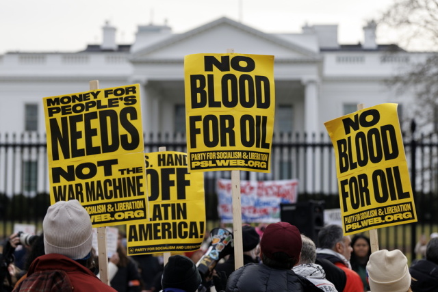 &Delta;&eta;&mu;&omicron;&sigma;&kappa;ό&pi;&eta;&sigma;&eta; Ipsos: &Mu;ό&lambda;&iota;&sigmaf; έ&nu;&alpha;&sigmaf; &sigma;&tau;&omicron;&upsilon;&sigmaf; &tau;&rho;&epsilon;&iota;&sigmaf; &Alpha;&mu;&epsilon;&rho;&iota;&kappa;&alpha;&nu;&omicron;ύ&sigmaf; &epsilon;&pi;&iota;&delta;&omicron;&kappa;&iota;&mu;ά&zeta;&epsilon;&iota; &tau;&eta;&nu; &alpha;&mu;&epsilon;&rho;&iota;&kappa;&alpha;&nu;&iota;&kappa;ή &epsilon;&pi;έ&mu;&beta;&alpha;&sigma;&eta; &sigma;&tau;&eta; &Beta;&epsilon;&nu;&epsilon;&zeta;&omicron;&upsilon;έ&lambda;&alpha;