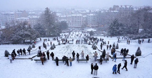 &Sigma;&phi;&omicron;&delta;&rho;ή &chi;&iota;&omicron;&nu;ό&pi;&tau;&omega;&sigma;&eta; &sigma;&tau;&omicron; &Pi;&alpha;&rho;ί&sigma;&iota;: &Mu;&alpha;&tau;&alpha;&iota;ώ&nu;&epsilon;&tau;&alpha;&iota; &tau;&omicron; 15% &tau;&omega;&nu; &pi;&tau;ή&sigma;&epsilon;&omega;&nu; &alpha;&pi;ό &tau;&alpha; &alpha;&epsilon;&rho;&omicron;&delta;&rho;ό&mu;&iota;&alpha; &Omicron;&rho;&lambda;ί &kappa;&alpha;&iota; &Sigma;&alpha;&rho;&lambda; &nu;&tau;&epsilon; &Gamma;&kappa;&omega;&lambda;
