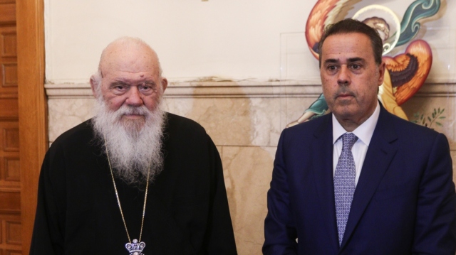 O &Pi;&alpha;&pi;&alpha;&sigma;&tau;&alpha;ύ&rho;&omicron;&upsilon; &sigma;&upsilon;&nu;&alpha;&nu;&tau;ή&theta;&eta;&kappa;&epsilon; &mu;&epsilon; &tau;&omicron;&nu; &Alpha;&rho;&chi;&iota;&epsilon;&pi;ί&sigma;&kappa;&omicron;&pi;&omicron; &Iota;&epsilon;&rho;ώ&nu;&upsilon;&mu;&omicron;: &Eta; &Pi;&omicron;&lambda;&iota;&tau;&epsilon;ί&alpha; &alpha;&nu;&alpha;&gamma;&nu;&omega;&rho;ί&zeta;&epsilon;&iota;, &tau;&iota;&mu;ά &kappa;&alpha;&iota; &sigma;&tau;&eta;&rho;ί&zeta;&epsilon;&iota; &tau;&eta; &sigma;&upsilon;&mu;&beta;&omicron;&lambda;ή &tau;&eta;&sigmaf; &Epsilon;&kappa;&kappa;&lambda;&eta;&sigma;ί&alpha;&sigmaf;