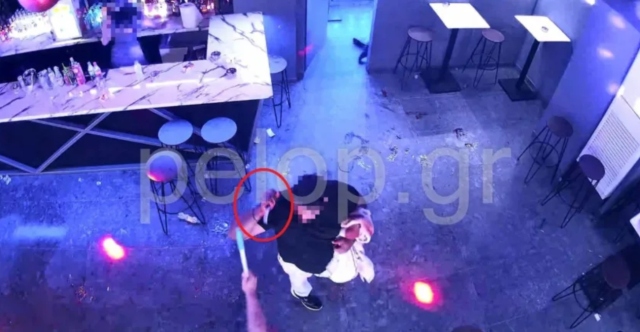 &Phi;&omega;&tau;&omicron;&gamma;&rho;&alpha;&phi;ί&alpha; &nu;&tau;&omicron;&kappa;&omicron;&upsilon;&mu;έ&nu;&tau;&omicron; &delta;&epsilon;ί&chi;&nu;&epsilon;&iota; ά&nu;&delta;&rho;&alpha; &mu;&epsilon; &mu;&alpha;&chi;&alpha;ί&rho;&iota; &mu;έ&sigma;&alpha; &sigma;&tau;&omicron; &kappa;&lambda;&alpha;&mu;&pi; &sigma;&tau;&eta;&nu; &Pi;ά&tau;&rho;&alpha; ό&pi;&omicron;&upsilon; &xi;&upsilon;&lambda;&omicron;&kappa;ό&pi;&eta;&sigma;&alpha;&nu; &mu;έ&chi;&rho;&iota; &theta;&alpha;&nu;ά&tau;&omicron;&upsilon; &tau;&omicron;&nu; 30&chi;&rho;&omicron;&nu;&omicron;