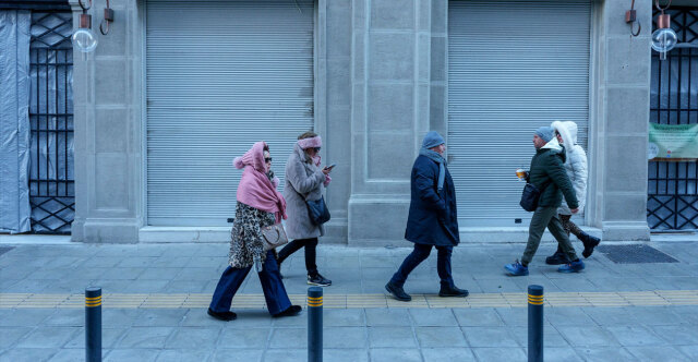 &Psi;&upsilon;&chi;&rho;έ&sigmaf; &alpha;έ&rho;&iota;&epsilon;&sigmaf; &mu;ά&zeta;&epsilon;&sigmaf; &phi;έ&rho;&nu;&omicron;&upsilon;&nu; &beta;&alpha;&rho;&upsilon;&chi;&epsilon;&iota;&mu;&omega;&nu;&iota;ά &alpha;&pi;ό &tau;&eta;&nu; &Kappa;&upsilon;&rho;&iota;&alpha;&kappa;ή &sigma;&epsilon; ό&lambda;&eta; &tau;&eta; &chi;ώ&rho;&alpha;: &Delta;&epsilon;ί&tau;&epsilon; &chi;ά&rho;&tau;&epsilon;&sigmaf;, &sigma;&epsilon; &pi;&omicron;&iota;&epsilon;&sigmaf; &pi;&epsilon;&rho;&iota;&omicron;&chi;έ&sigmaf; &theta;&alpha; &pi;έ&sigma;&epsilon;&iota; &rho;&alpha;&gamma;&delta;&alpha;ί&alpha; &eta; &theta;&epsilon;&rho;&mu;&omicron;&kappa;&rho;&alpha;&sigma;ί&alpha;