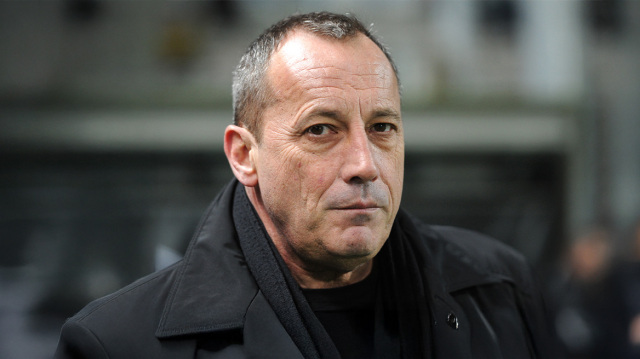 &Delta;&omicron;&lambda;&omicron;&phi;ό&nu;&eta;&sigma;&alpha;&nu; &epsilon;&nu; &psi;&upsilon;&chi;&rho;ώ &alpha;&upsilon;&tau;&omicron;&nu;&omicron;&mu;&iota;&sigma;&tau;ή &tau;&eta;&sigmaf; &Kappa;&omicron;&rho;&sigma;&iota;&kappa;ή&sigmaf; &kappa;&alpha;&iota; &pi;&rho;ώ&eta;&nu; &pi;&rho;ό&epsilon;&delta;&rho;&omicron; &tau;&eta;&sigmaf; &Alpha;&zeta;&alpha;&xi;&iota;ό &sigma;&tau;&eta;&nu; &kappa;&eta;&delta;&epsilon;ί&alpha; &tau;&eta;&sigmaf; &mu;&eta;&tau;έ&rho;&alpha;&sigmaf; &tau;&omicron;&upsilon;