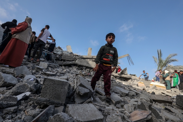 &Pi;&epsilon;&rho;&iota;&sigma;&sigma;ό&tau;&epsilon;&rho;&alpha; &alpha;&pi;ό 100 &pi;&alpha;&iota;&delta;&iota;ά έ&chi;&omicron;&upsilon;&nu; &sigma;&kappa;&omicron;&tau;&omega;&theta;&epsilon;ί &sigma;&tau;&eta; &Gamma;ά&zeta;&alpha; &mu;&epsilon;&tau;ά &tau;&eta;&nu; &epsilon;&kappa;&epsilon;&chi;&epsilon;&iota;&rho;ί&alpha;, &lambda;έ&epsilon;&iota; &eta; Unicef