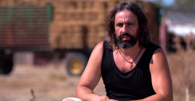 &Omicron; &kappa;&tau;&eta;&nu;&omicron;&tau;&rho;ό&phi;&omicron;&sigmaf; &Nu;ί&kappa;&omicron;&sigmaf; &Pi;&alpha;&rho;&lambda;ά&nu;&tau;&zeta;&alpha;&sigmaf; &alpha;&pi;ό &tau;&omicron; Deal &kappa;&alpha;&iota; &tau;&eta; &laquo;&Phi;ά&rho;&mu;&alpha;&raquo;... &sigma;&tau;&eta; &chi;&theta;&epsilon;&sigma;&iota;&nu;ή &sigma;&upsilon;&nu;ά&nu;&tau;&eta;&sigma;&eta; &mu;&epsilon; &tau;&omicron;&nu; &Mu;&eta;&tau;&sigma;&omicron;&tau;ά&kappa;&eta; &sigma;&tau;&omicron; &Mu;&alpha;&xi;ί&mu;&omicron;&upsilon;