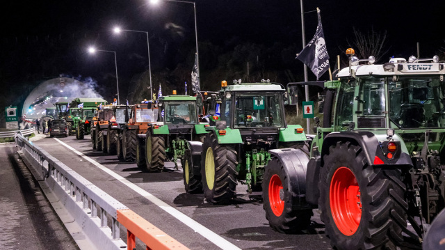 &Gamma;&iota;&alpha; &Pi;&alpha;&rho;&alpha;&sigma;&kappa;&epsilon;&upsilon;ή ή &Delta;&epsilon;&upsilon;&tau;έ&rho;&alpha; &pi;ά&epsilon;&iota; &eta; &sigma;&upsilon;&nu;ά&nu;&tau;&eta;&sigma;&eta; &Mu;&eta;&tau;&sigma;&omicron;&tau;ά&kappa;&eta; &mu;&epsilon; &tau;&omicron;&upsilon;&sigmaf; &laquo;&alpha;&gamma;&rho;&omicron;&tau;&omicron;&pi;&alpha;&tau;έ&rho;&epsilon;&sigmaf;&raquo; &tau;&omega;&nu; &mu;&pi;&lambda;ό&kappa;&omega;&nu;