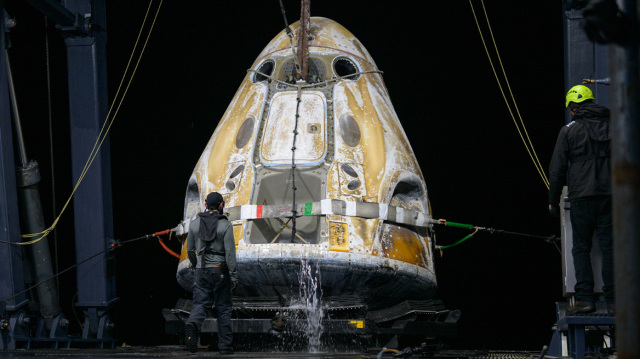 &Delta;&epsilon;ί&tau;&epsilon; &epsilon;&nu;&tau;&upsilon;&pi;&omega;&sigma;&iota;&alpha;&kappa;ά &beta;ί&nu;&tau;&epsilon;&omicron; &kappa;&alpha;&iota; &phi;&omega;&tau;&omicron;&gamma;&rho;&alpha;&phi;ί&epsilon;&sigmaf; &tau;&eta;&sigmaf; &iota;&sigma;&tau;&omicron;&rho;&iota;&kappa;ή&sigmaf; &pi;&rho;ώ&tau;&eta;&sigmaf; &epsilon;&kappa;&kappa;έ&nu;&omega;&sigma;&eta;&sigmaf; &alpha;&pi;ό &tau;&omicron;&nu; &Delta;&iota;&epsilon;&theta;&nu;ή &Delta;&iota;&alpha;&sigma;&tau;&eta;&mu;&iota;&kappa;ό &Sigma;&tau;&alpha;&theta;&mu;ό &gamma;&iota;&alpha; &iota;&alpha;&tau;&rho;&iota;&kappa;&omicron;ύ&sigmaf; &lambda;ό&gamma;&omicron;&upsilon;&sigmaf;