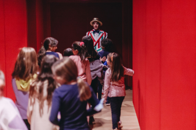 &Eta; &Lambda;&upsilon;&rho;&iota;&kappa;ή &Sigma;&kappa;&eta;&nu;ή &pi;&rho;&omicron;&sigma;&kappa;&alpha;&lambda;&epsilon;ί &mu;&alpha;&theta;&eta;&tau;έ&sigmaf; &delta;&eta;&mu;&omicron;&tau;&iota;&kappa;ώ&nu; &tau;&eta;&sigmaf; &Alpha;&tau;&tau;&iota;&kappa;ή&sigmaf; &sigma;&epsilon; &delta;&rho;ά&sigma;&epsilon;&iota;&sigmaf; &kappa;&alpha;&lambda;&lambda;&iota;&tau;&epsilon;&chi;&nu;&iota;&kappa;ή&sigmaf; &delta;&eta;&mu;&iota;&omicron;&upsilon;&rho;&gamma;ί&alpha;&sigmaf; &kappa;&alpha;&iota; ό&pi;&epsilon;&rho;&alpha;&sigmaf;