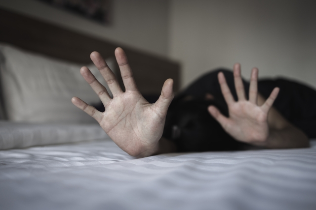 21&chi;&rho;&omicron;&nu;&eta; &kappa;&alpha;&tau;ή&gamma;&gamma;&epsilon;&iota;&lambda;&epsilon; &sigma;&epsilon;&xi;&omicron;&upsilon;&alpha;&lambda;&iota;&kappa;ή &kappa;&alpha;&kappa;&omicron;&pi;&omicron;ί&eta;&sigma;&eta; &alpha;&pi;ό &tau;&omicron;&nu; 41&chi;&rho;&omicron;&nu;&omicron; &theta;&epsilon;ί&omicron; &tau;&eta;&sigmaf; &sigma;&tau;&eta; &Rho;ό&delta;&omicron;