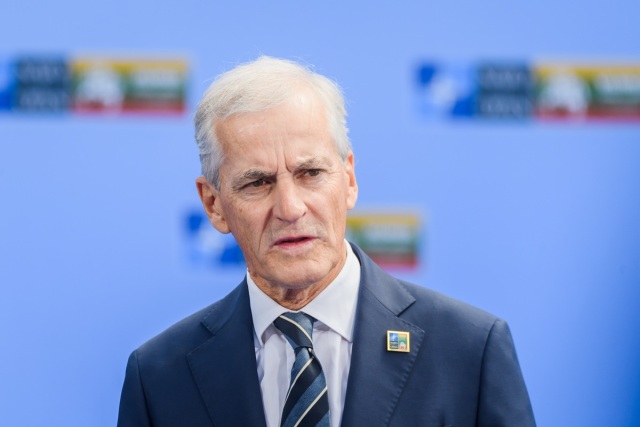 &Omicron; &pi;&rho;&omega;&theta;&upsilon;&pi;&omicron;&upsilon;&rho;&gamma;ό&sigmaf; &tau;&eta;&sigmaf; &Nu;&omicron;&rho;&beta;&eta;&gamma;ί&alpha;&sigmaf; &epsilon;&pi;&iota;&beta;&epsilon;&beta;&alpha;ί&omega;&sigma;&epsilon; &tau;&omicron; &mu;ή&nu;&upsilon;&mu;&alpha; &tau;&omicron;&upsilon; &Tau;&rho;&alpha;&mu;&pi;: &laquo;&Tau;&omicron;&upsilon; &epsilon;ί&chi;&alpha; &sigma;&tau;&epsilon;ί&lambda;&epsilon;&iota; &epsilon;&gamma;ώ &nu;&omega;&rho;ί&tau;&epsilon;&rho;&alpha; &kappa;&alpha;&iota; &zeta;&eta;&tau;&omicron;ύ&sigma;&alpha; &alpha;&pi;&omicron;&kappa;&lambda;&iota;&mu;ά&kappa;&omega;&sigma;&eta;&raquo;