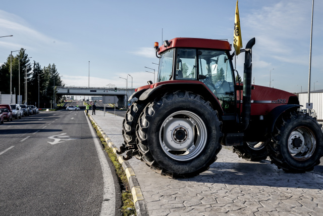 &Theta;&epsilon;&sigma;&sigma;&alpha;&lambda;&omicron;&nu;ί&kappa;&eta;: &Alpha;&pi;&omicron;&chi;&omega;&rho;&omicron;ύ&nu; &sigma;ή&mu;&epsilon;&rho;&alpha; &tau;&alpha; &tau;&rho;&alpha;&kappa;&tau;έ&rho; &alpha;&pi;ό &Nu;&eta;&sigma;έ&lambda;&iota; &kappa;&alpha;&iota; &Pi;&rho;ά&sigma;&iota;&nu;&alpha; &Phi;&alpha;&nu;ά&rho;&iota;&alpha;