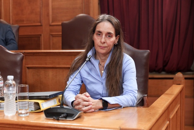 &Tau;&upsilon;&chi;&epsilon;&rho;&omicron;&pi;&omicron;ύ&lambda;&omicron;&upsilon;: &Omicron; &pi;&rho;ώ&tau;&omicron;&sigmaf; &upsilon;&pi;ά&lambda;&lambda;&eta;&lambda;&omicron;&sigmaf; &tau;&omicron;&upsilon; &Omicron;&Pi;&Epsilon;&Kappa;&Epsilon;&Pi;&Epsilon; &pi;&omicron;&upsilon; &mu;ί&lambda;&eta;&sigma;&epsilon; &gamma;&iota;&alpha; &tau;&iota;&sigmaf; &pi;&alpha;&rho;ά&nu;&omicron;&mu;&epsilon;&sigmaf; &epsilon;&pi;&iota;&delta;&omicron;&tau;ή&sigma;&epsilon;&iota;&sigmaf; &sigma;&tau;&eta;&nu; &Kappa;&rho;ή&tau;&eta;, &tau;&iota;&mu;&omega;&rho;ή&theta;&eta;&kappa;&epsilon;, &tau;&omicron;&nu; έ&lambda;&epsilon;&gamma;&alpha;&nu; &tau;&rho;&epsilon;&lambda;ό