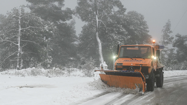 &Kappa;&alpha;&iota;&rho;ό&sigmaf;: &Chi;&epsilon;&iota;&mu;ώ&nu;&alpha; &mu;&epsilon; &delta;&iota;ά&rho;&kappa;&epsilon;&iota;&alpha; &laquo;&beta;&lambda;έ&pi;&epsilon;&iota;&raquo; &omicron; &Kappa;&omicron;&lambda;&upsilon;&delta;ά&sigmaf;, &kappa;&alpha;&tau;&alpha;&iota;&gamma;ί&delta;&epsilon;&sigmaf; &kappa;&alpha;&iota; &chi;&iota;ό&nu;&iota;&alpha; &sigma;&epsilon; &chi;&alpha;&mu;&eta;&lambda;ό&tau;&epsilon;&rho;&omicron; &upsilon;&psi;ό&mu;&epsilon;&tau;&rho;&omicron; &sigma;&epsilon; &beta;ό&rho;&epsilon;&iota;&alpha; &kappa;&alpha;&iota; &kappa;&epsilon;&nu;&tau;&rho;&iota;&kappa;ή &Epsilon;&lambda;&lambda;ά&delta;&alpha; &tau;&eta;&nu; &Tau;&epsilon;&tau;ά&rho;&tau;&eta;