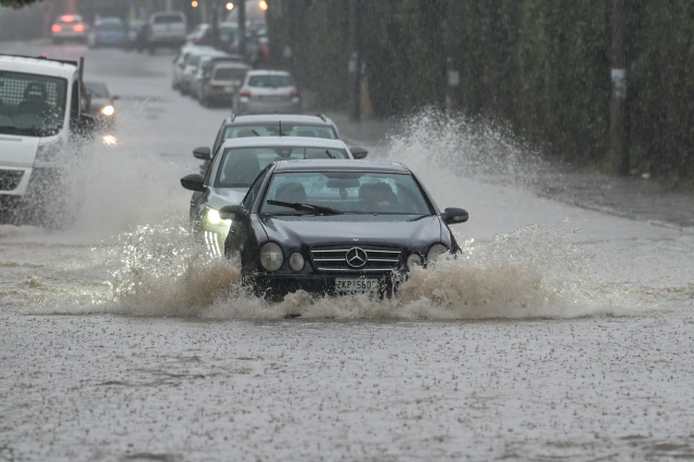 &Pi;&omicron;&lambda;ύ &mu;&epsilon;&gamma;ά&lambda;&alpha; ύ&psi;&eta; &beta;&rho;&omicron;&chi;ή&sigmaf; &sigma;&tau;&eta;&nu; &Alpha;&tau;&tau;&iota;&kappa;ή: &Pi;ά&nu;&omega; &alpha;&pi;ό 140 &chi;&iota;&lambda;&iota;&omicron;&sigma;&tau;ά έ&pi;&epsilon;&sigma;&alpha;&nu; &sigma;&tau;&omicron;&upsilon; &Pi;&alpha;&pi;ά&gamma;&omicron;&upsilon;