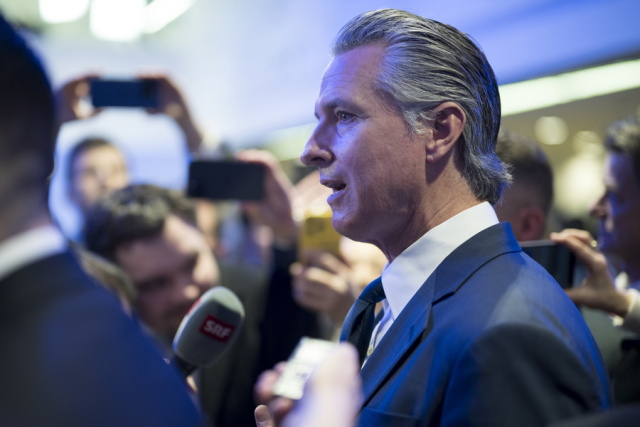 &Kappa;&upsilon;&beta;&epsilon;&rho;&nu;ή&tau;&eta;&sigmaf; &Kappa;&alpha;&lambda;&iota;&phi;ό&rho;&nu;&iota;&alpha;&sigmaf; &gamma;&iota;&alpha; &Tau;&rho;&alpha;&mu;&pi;: &Delta;&epsilon;&nu; &pi;ί&sigma;&tau;&epsilon;&psi;&alpha; &pi;&omicron;&tau;έ ό&tau;&iota; &theta;&alpha; &chi;&rho;&eta;&sigma;&iota;&mu;&omicron;&pi;&omicron;&iota;&omicron;ύ&sigma;&epsilon; &sigma;&tau;&rho;&alpha;&tau;&iota;&omega;&tau;&iota;&kappa;ή &delta;ύ&nu;&alpha;&mu;&eta; &gamma;&iota;&alpha; &tau;&eta; &Gamma;&rho;&omicron;&iota;&lambda;&alpha;&nu;&delta;ί&alpha;, &beta;&alpha;&rho;&epsilon;&tau;ή &eta; &omicron;&mu;&iota;&lambda;ί&alpha; &tau;&omicron;&upsilon;