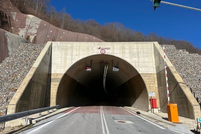 &Pi;&alpha;&rho;&alpha;&delta;ό&theta;&eta;&kappa;&epsilon; &sigma;&epsilon; &kappa;&upsilon;&kappa;&lambda;&omicron;&phi;&omicron;&rho;ί&alpha; &omicron; &omicron;&delta;&iota;&kappa;ό&sigmaf; ά&xi;&omicron;&nu;&alpha;&sigmaf; &laquo;&Delta;&eta;&mu;ά&rho;&iota;&omicron; - &Epsilon;&lambda;&lambda;&eta;&nu;&omicron;&beta;&omicron;&upsilon;&lambda;&gamma;&alpha;&rho;&iota;&kappa;ά &sigma;ύ&nu;&omicron;&rho;&alpha;&raquo; &tau;&eta;&sigmaf; &Epsilon;&gamma;&nu;&alpha;&tau;ί&alpha;&sigmaf;, &sigma;&tau;&omicron; ύ&psi;&omicron;&sigmaf; &tau;&eta;&sigmaf; &Xi;ά&nu;&theta;&eta;&sigmaf;