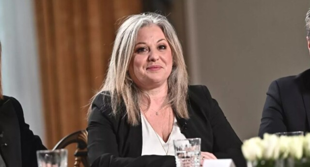 &Delta;ά&phi;&nu;&eta; &Kappa;&alpha;ϊ&tau;&epsilon;&lambda;ί&delta;&omicron;&upsilon;: &Eta; &chi;ώ&rho;&alpha; &gamma;ύ&rho;&iota;&sigma;&epsilon; &sigma;&epsilon;&lambda;ί&delta;&alpha; &sigma;&tau;&eta;&nu; &pi;&rho;ό&lambda;&eta;&psi;&eta; &tau;&omicron;&upsilon; &kappa;&alpha;&rho;&kappa;ί&nu;&omicron;&upsilon; &tau;&omicron;&upsilon; &pi;&nu;&epsilon;ύ&mu;&omicron;&nu;&alpha;, &tau;&omicron; &sigma;&tau;&omicron;ί&chi;&eta;&mu;&alpha; &epsilon;ί&nu;&alpha;&iota; &nu;&alpha; &pi;&epsilon;&iota;&sigma;&tau;&epsilon;ί &omicron; &pi;&lambda;&eta;&theta;&upsilon;&sigma;&mu;ό&sigmaf;