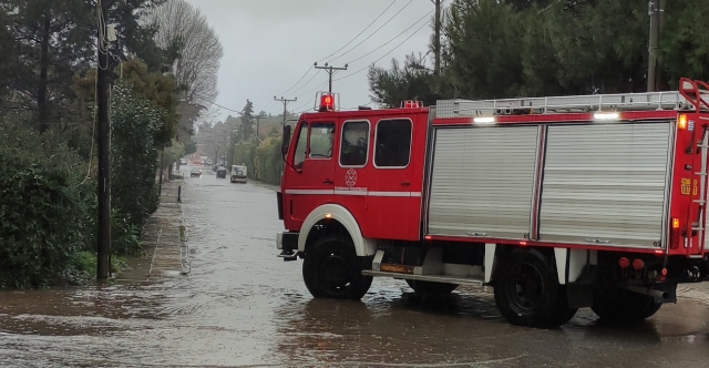 &Sigma;&pi;ά&tau;&alpha;: &Alpha;&pi;&epsilon;&gamma;&kappa;&lambda;&omega;&beta;ί&sigma;&tau;&eta;&kappa;&alpha;&nu; &delta;ύ&omicron; ά&tau;&omicron;&mu;&alpha; &pi;&omicron;&upsilon; &epsilon;&pi;έ&beta;&alpha;&iota;&nu;&alpha;&nu; &sigma;&epsilon; ό&chi;&eta;&mu;&alpha; &pi;&omicron;&upsilon; &pi;&alpha;&rho;&alpha;&sigma;ύ&rho;&theta;&eta;&kappa;&epsilon; &alpha;&pi;ό &nu;&epsilon;&rho;ά &rho;έ&mu;&alpha;&tau;&omicron;&sigmaf;